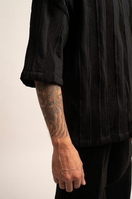 Siddhant Agrawal Black Cotton, Polyester Unseen Splendor Tshirt at Aza Fashions Siddhant Agrawal_Black Cotton, Polyester Unseen Splendor Tshirt _at_Aza_Fashions