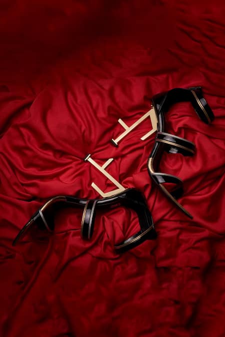 Tiesta_Black Pointed Toe Heels _Online_at_Aza_Fashions