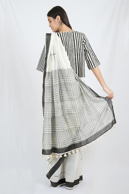 Shop_Banana Labs_Black Cotton Round Neck And White Hand Block Printed Saree Set _at_Aza_Fashions