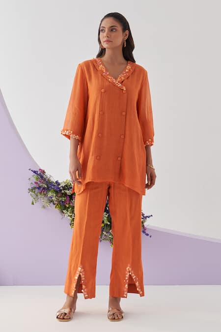 Shipraa Grover_Orange Chanderi Embroidery, Sequins Collared, Dariya Mul Kurta And Pant Set _Online_at_Aza_Fashions