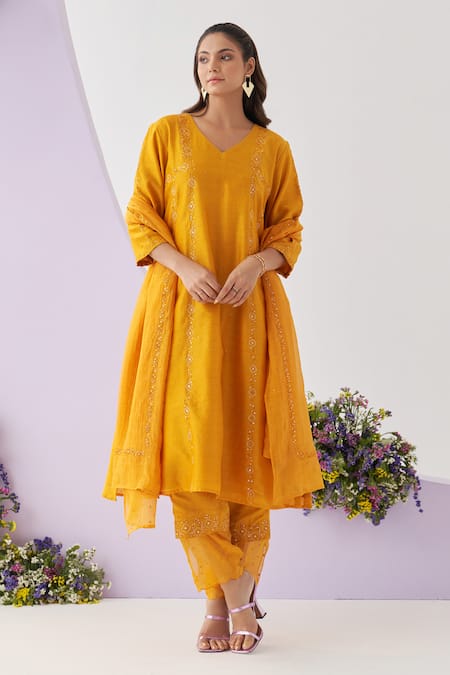 Shipraa Grover Yellow Chanderi Embroidered Resham V Neck Huma Kurta Pant Set 