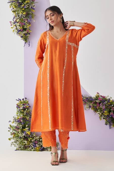 Buy Shipraa Grover Orange Chanderi Sequins, Metallic Thread V-neck Insha Embroidered Kurta Pant Set Buy_Shipraa Grover_Orange Chanderi Sequins, Metallic Thread V-neck Insha Embroidered Kurta Pant Set