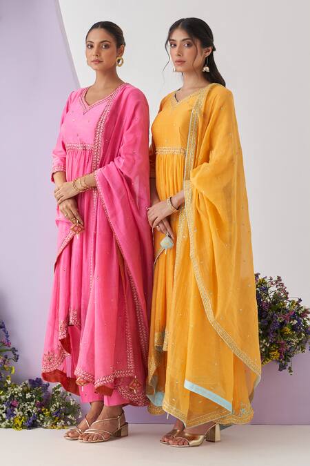 Buy_Shipraa Grover_Pink Chanderi Embroidery, Sequins V-neck Tarini Mul Anarkali Pant Set _Online_at_Aza_Fashions