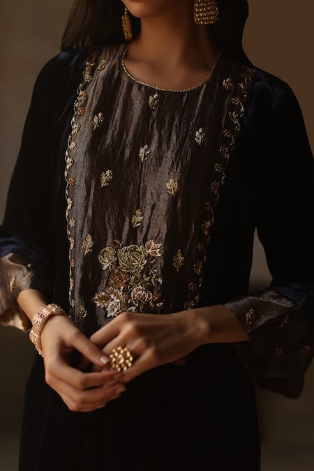 Shop_Begum_Blue Velvet, Silk Embroidery, Zari Round Faiz Roseate Zardozi Kurta Pant Set _Online_at_Aza_Fashions