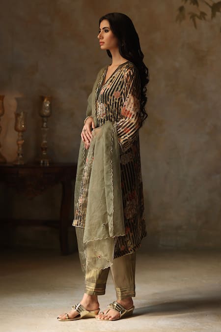 Shop Begum Black Silk, Organza, Satin Ikai Striped Botanic Fleur Pattern Kurta Pant Set Online at Aza Fashions Shop_Begum_Black Silk, Organza, Satin Ikai Striped Botanic Fleur Pattern Kurta Pant Set _Online_at_Aza_Fashions
