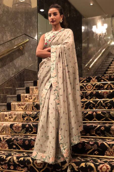 Buy_Nikasha_Grey Round Chanderi Hand Painted Saree With Blouse _Online_at_Aza_Fashions