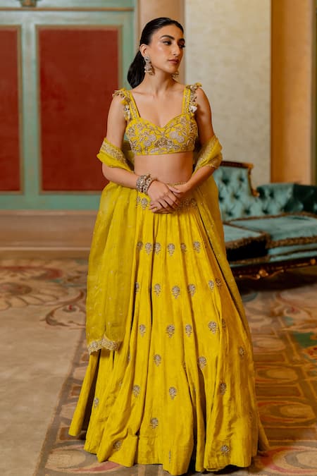 Buy Monghiba Yellow Floral Stunning Lehenga Choli |Fully-Stitched | Unique  |Trending |Ethnic Wear Yellow Organza fabric with embroidery worked  (9962_Yellow) (Free Size) at Amazon.in