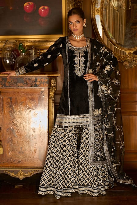 LASHKARAA Black Kurta Velvet Embroidered Thread Scoop Sharara Set 