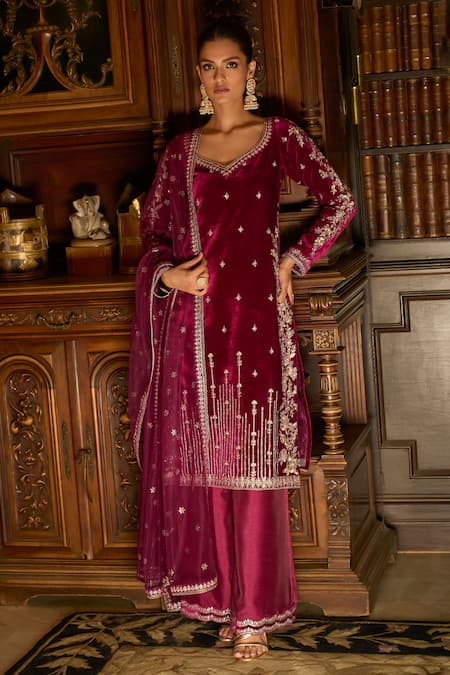 LASHKARAA Wine Kurta Velvet Embroidered Thread Leaf Flared Palazzo Set 