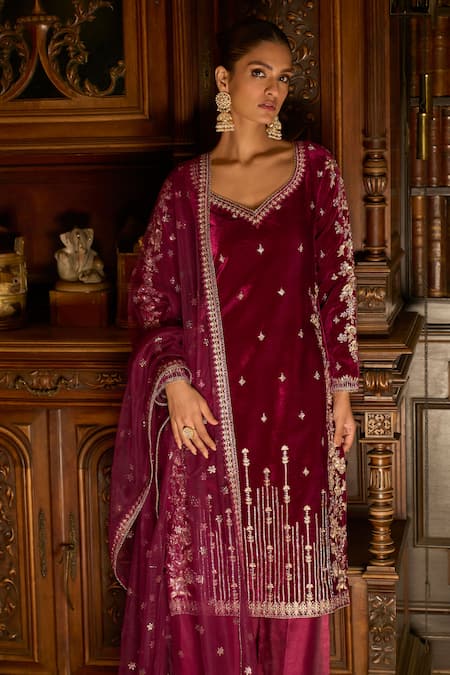 LASHKARAA Wine Kurta Velvet Embroidered Thread Leaf Flared Palazzo Set  5