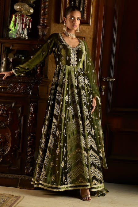 LASHKARAA Green Anarkali Velvet Embroidered Thread V Neck Pant Set 