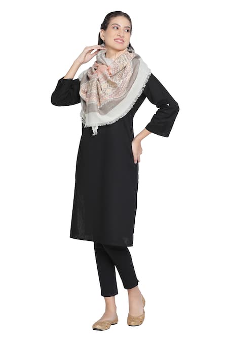 Shingora_Off White Striped Saharas Pattern Stole _Online_at_Aza_Fashions