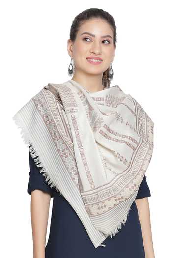 Shop Shingora Off White Saumya Geometric Pattern Stole at Aza Fashions Shop_Shingora_Off White Saumya Geometric Pattern Stole _at_Aza_Fashions