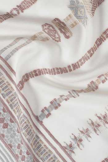 Shop Shingora Off White Saumya Geometric Pattern Stole Online at Aza Fashions Shop_Shingora_Off White Saumya Geometric Pattern Stole _Online_at_Aza_Fashions