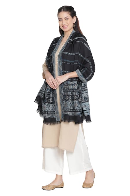 Shingora_Black Stripe Woven Pattern Kiyana Jacquard Wool Shawl _Online_at_Aza_Fashions