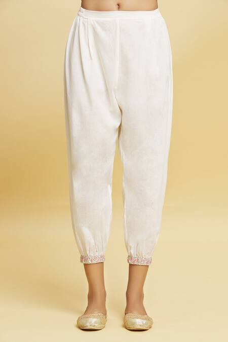 Samyukta Singhania Off White Cotton Gota Tulip Art Print Lace Embellished Kurta With Trouser at Aza Fashions Samyukta Singhania_Off White Cotton Gota Tulip Art Print Lace Embellished Kurta With Trouser_at_Aza_Fashions