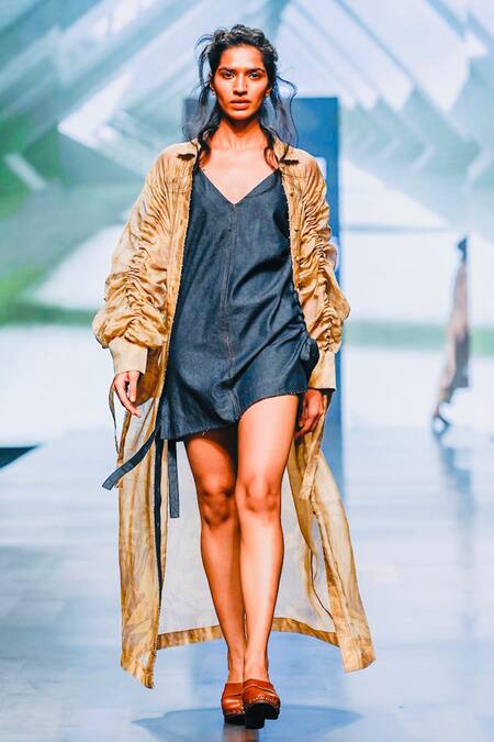 Diksha Khanna_Blue Denim V-neck Ruched Dress _Online_at_Aza_Fashions