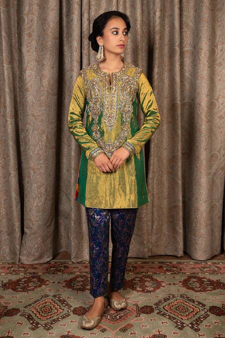 Atelier Shikaarbagh Green , Brocade, Organza Embroidery Split V-neck Hand Kurta Pant Set at Aza Fashions Atelier Shikaarbagh_Green , Brocade, Organza Embroidery Split V-neck Hand Kurta Pant Set _at_Aza_Fashions