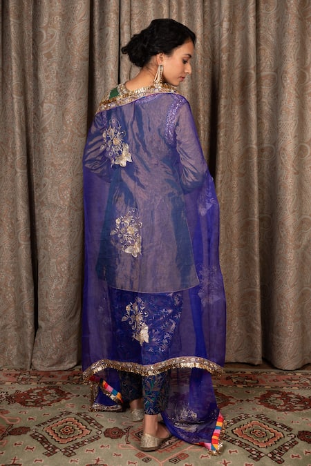 Atelier Shikaarbagh Embroidered Kurta Pant Set 