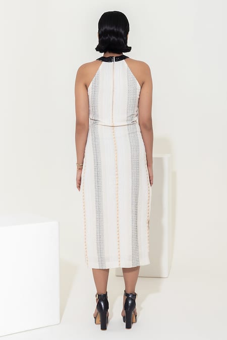 Kusmi Neck Embroidered Midi Bodycon Dress 