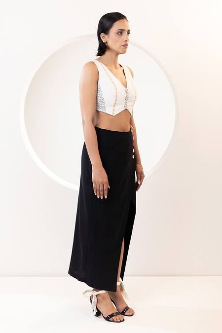 Buy_Kusmi_Black Handloom Cotton Wrapover Solid Skirt _Online_at_Aza_Fashions
