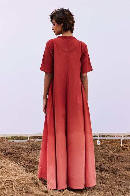 Shop_Kharakapas_Red Handloom Cotton V-neck Ombre V Jumpsuit _at_Aza_Fashions