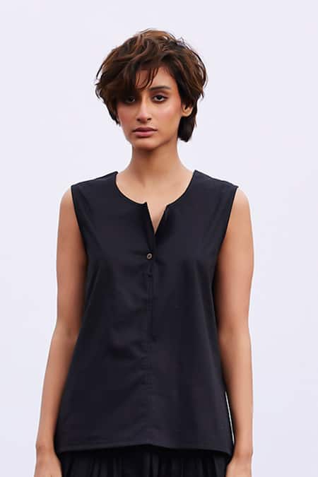 Kharakapas_Black Twill, Cotton Button-down Neck Dawn Solid Tunic With Ombre Dyed Skirt _Online_at_Aza_Fashions