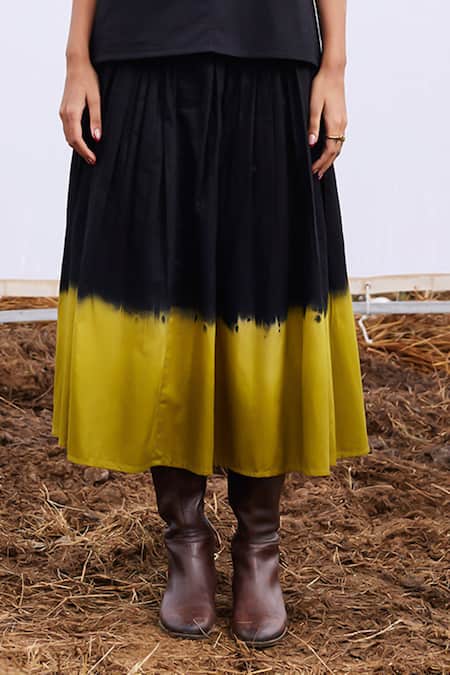 Buy_Kharakapas_Black Twill, Cotton Button-down Neck Dawn Solid Tunic With Ombre Dyed Skirt _Online_at_Aza_Fashions