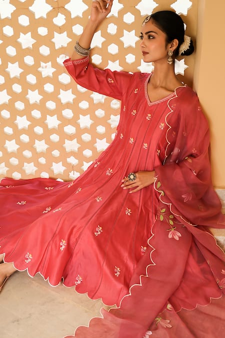 Buy Mangalmay By Aastha Fuchsia Anarkali- Chanderi Silk Hand Painted Rose Radiance Embroidered Set Buy_Mangalmay By Aastha_Fuchsia Anarkali- Chanderi Silk Hand Painted Rose Radiance Embroidered Set