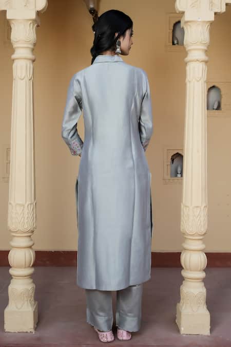 Mangalmay By Aastha Serenity Floral Embroidered Kurta Set 