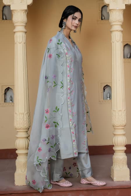 Buy_Mangalmay By Aastha_Grey Kurta- Chanderi Silk Hand Painted Floral V Neck Serenity Embroidered Set _Online_at_Aza_Fashions