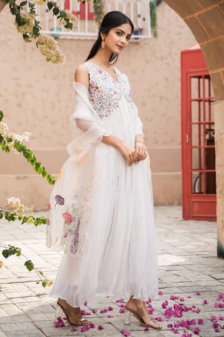 Buy_Mangalmay By Aastha_White Chiffon, Silk Organza Radiance Anarkali With Hand Painted Dupatta _Online_at_Aza_Fashions