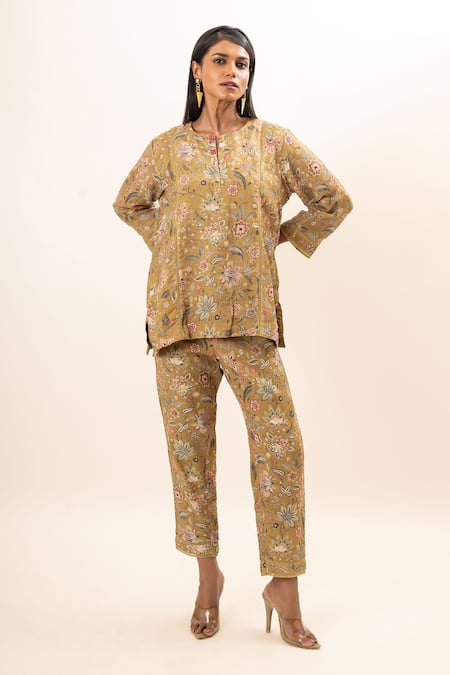 Buy Oshi By Shikha Yellow Linen Lace Round Neck Floret Print Kurta And Pant Set Online at Aza Fashions Buy_Oshi By Shikha_Yellow Linen Lace Round Neck Floret Print Kurta And Pant Set _Online_at_Aza_Fashions