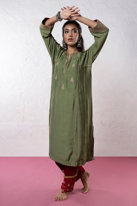 Pants and Pajamas Chanderi Floral Embroidered Kurta & Pant Set 