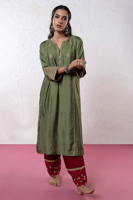 Pants And Pajamas_Green Chanderi Sequins, Zari, Embroidery Split V-neck Floral Kurta And Pant Set _Online_at_Aza_Fashions