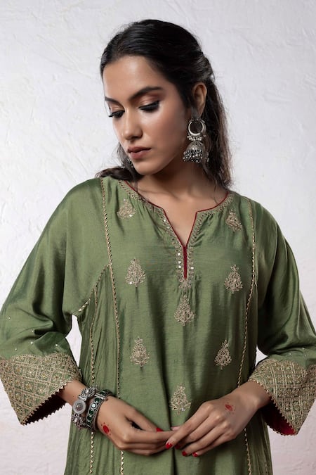 Buy_Pants And Pajamas_Green Chanderi Sequins, Zari, Embroidery Split V-neck Floral Kurta And Pant Set _Online_at_Aza_Fashions