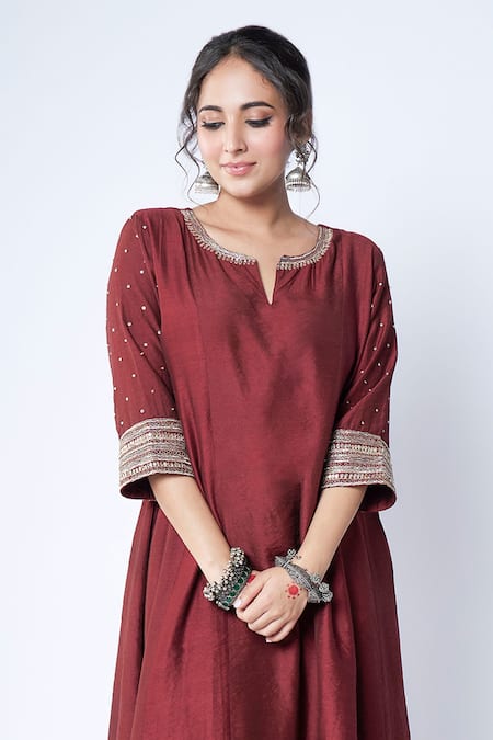 Shop Pants And Pajamas Maroon Chanderi Sequins, Zari Split V-neck Sleeve Embroidered Kurta Online at Aza Fashions Shop_Pants And Pajamas_Maroon Chanderi Sequins, Zari Split V-neck Sleeve Embroidered Kurta _Online_at_Aza_Fashions