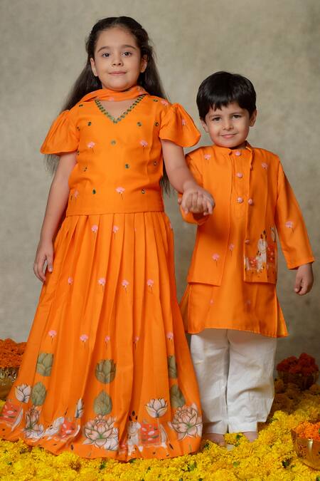 Vivedkids Orange Cotton Embroidery Pichwai Cow Print Kurta Set Online at Aza Fashions Vivedkids_Orange Cotton Embroidery Pichwai Cow Print Kurta Set _Online_at_Aza_Fashions