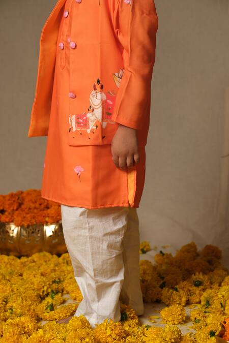 Buy_Vivedkids_Orange Cotton Embroidery Pichwai Cow Print Kurta Set _Online_at_Aza_Fashions