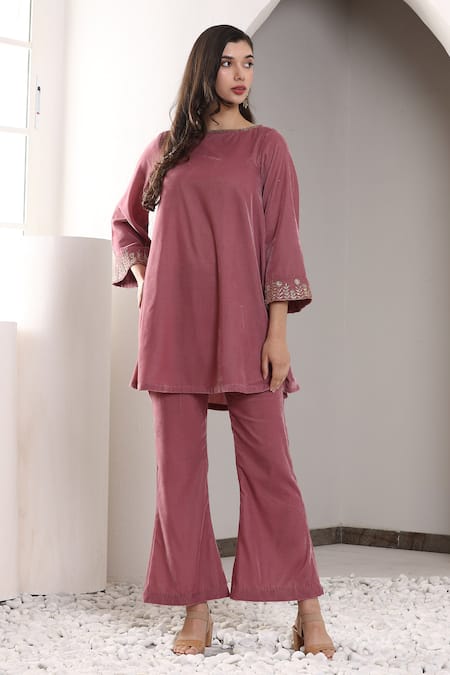 Buy_House Of TA-YA_Pink Velvet, Organza Embroidery, Cut Work Boat Neck Hand Kurta Pant Set _Online_at_Aza_Fashions
