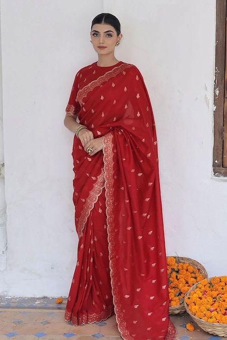 Safaa Red Moonga Silk Woven Brazen Damask Closed Round Mehran Saree With Blouse