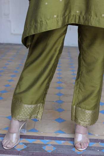 Safaa_Green Velvet Embroidery Round Neck Aida Edelweiss Bloom Woven Kaftan With Pant _Online_at_Aza_Fashions