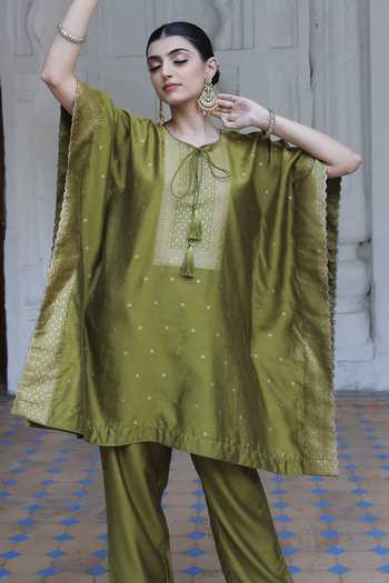 Buy_Safaa_Green Velvet Embroidery Round Neck Aida Edelweiss Bloom Woven Kaftan With Pant _Online_at_Aza_Fashions
