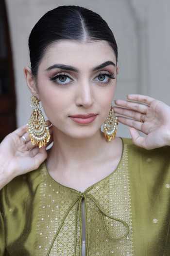 Safaa_Green Velvet Embroidery Round Neck Aida Edelweiss Bloom Woven Kaftan With Pant _at_Aza_Fashions