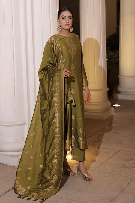 Safaa_Green Velour, Velvet Tassels Round Raha Amaryllis Garden Woven Kurta Pant Set _Online_at_Aza_Fashions