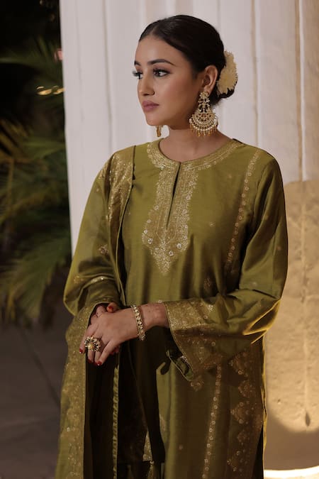 Shop_Safaa_Green Velour, Velvet Tassels Round Raha Amaryllis Garden Woven Kurta Pant Set _Online_at_Aza_Fashions