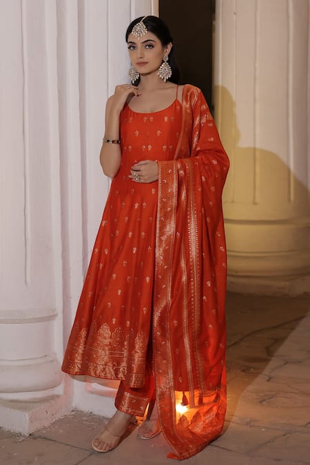 Safaa Behnaaz Carnation Bloom Woven Anarkali Pant Set 