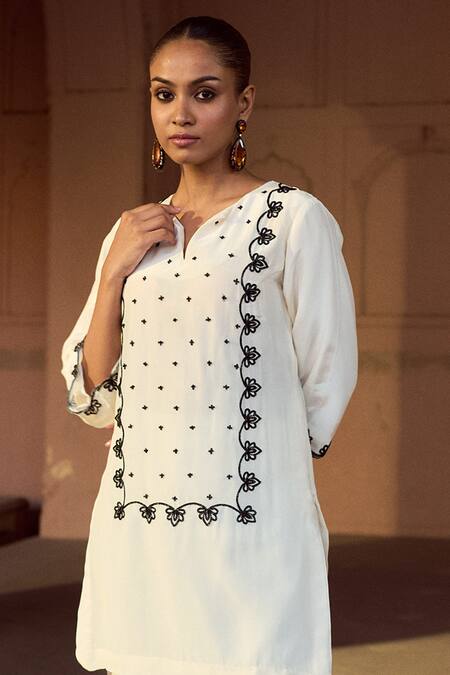 Buy Sonal Pasrija Off White Silk, Linen Sequins, Beads, Cut Work, Plumeria Kurta With Pant Online at Aza Fashions Buy_Sonal Pasrija_Off White Silk, Linen Sequins, Beads, Cut Work, Plumeria Kurta With Pant _Online_at_Aza_Fashions