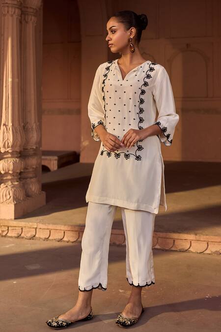 Shop Sonal Pasrija Off White Silk, Linen Sequins, Beads, Cut Work, Plumeria Kurta With Pant Online at Aza Fashions Shop_Sonal Pasrija_Off White Silk, Linen Sequins, Beads, Cut Work, Plumeria Kurta With Pant _Online_at_Aza_Fashions