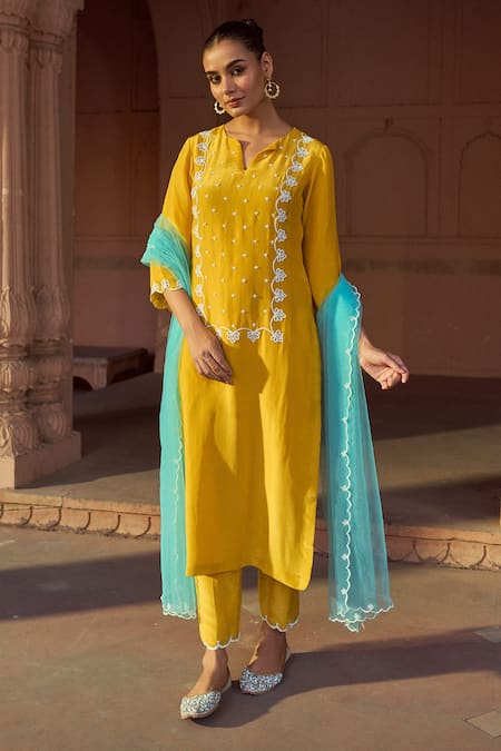 Sonal Pasrija Yellow Silk Embroidery Beads Buttercup Bloom Embellished Yoke Kurta Pant Set 